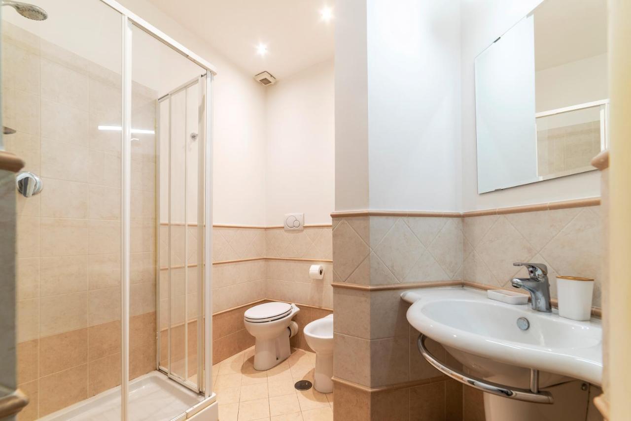 Sunny Apartment Piramide Rome Buitenkant foto