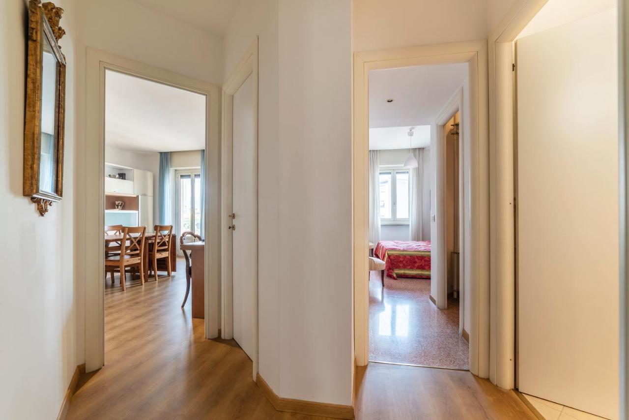 Sunny Apartment Piramide Rome Buitenkant foto